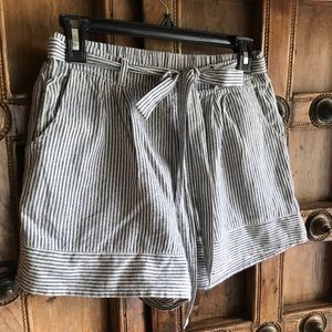 Striped, Tie front belted, high waist shorts.